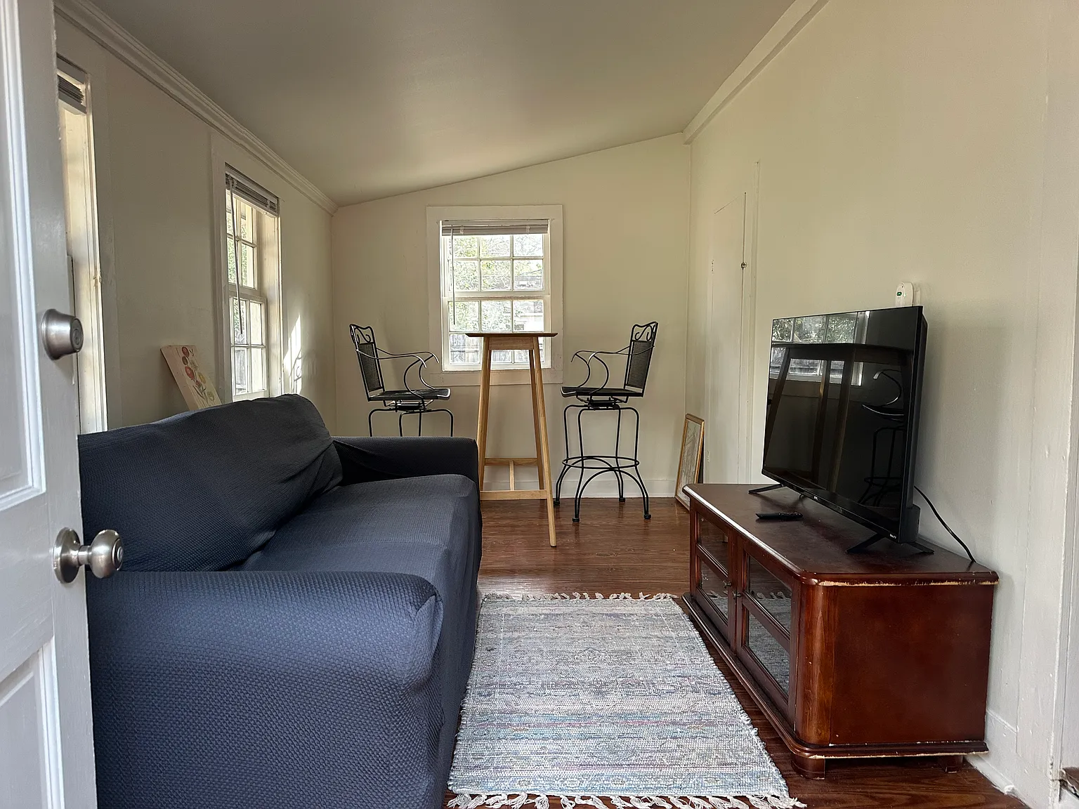 4 bed, 1088 sqft, $3,200 — Photo 2
