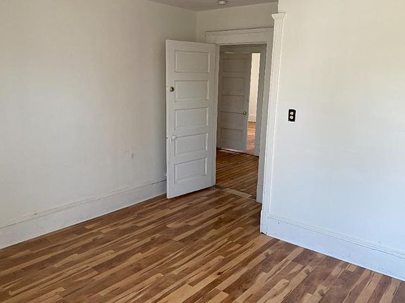 3rd image of 10316 Hampden Ave