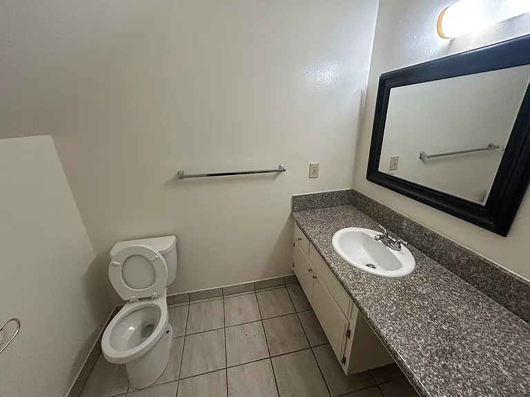 6019 N College Ave #G — Photo 8