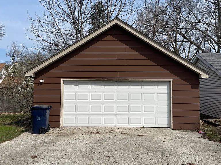 903 Logan Ave — Photo 9