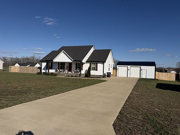 3rd image of 62 Carson Ln