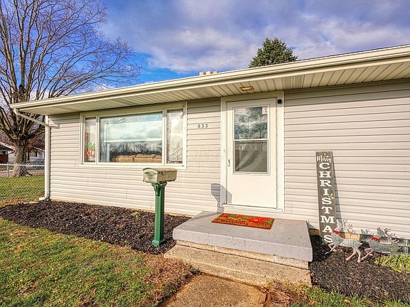 3rd image of 833 Hardin Dr