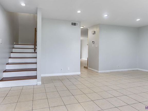 2nd image of 2452 Shadowbrook Dr