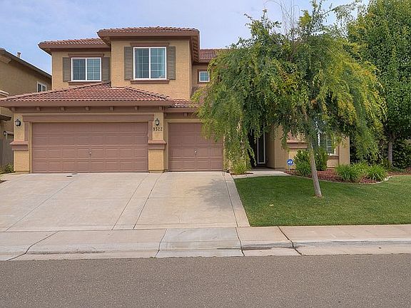 3rd image of 8522 Mandorla Cir
