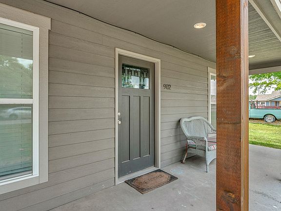 5th image of 902 Harland Ct