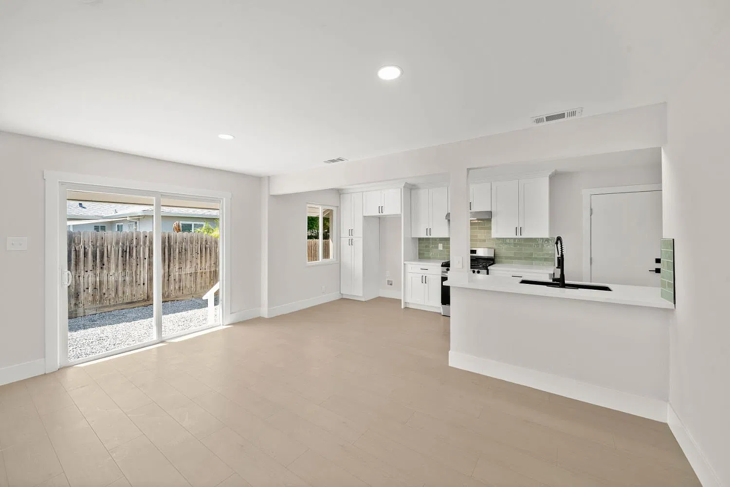 3 bed, 1615 sqft, $2,750 — Photo 1