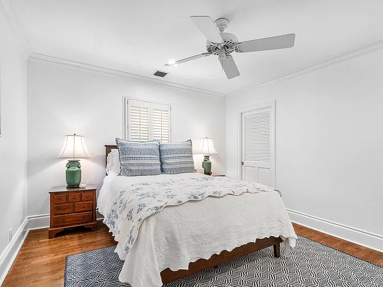 240 Miraflores Dr — Photo 17