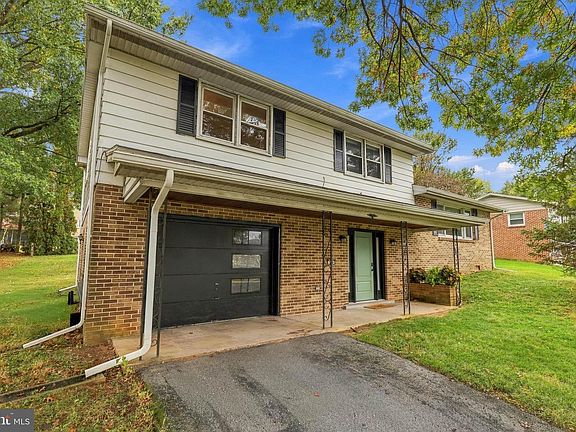 3rd image of 208 Swarthmore Dr