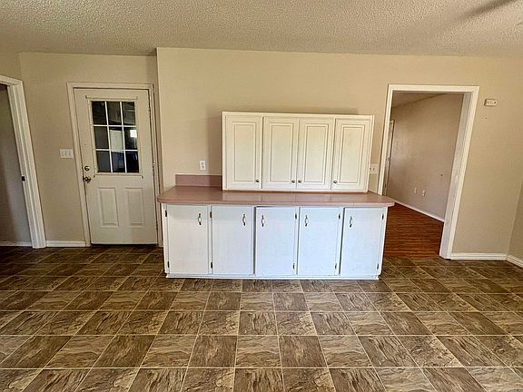 2nd image of 1809 Birchwood Dr
