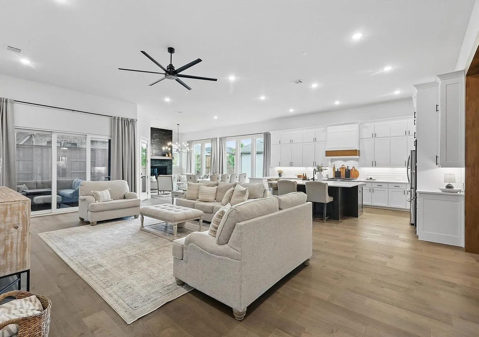 Beautifully maintained home in the highly sought-after Windsong Ranch community — Photo 4