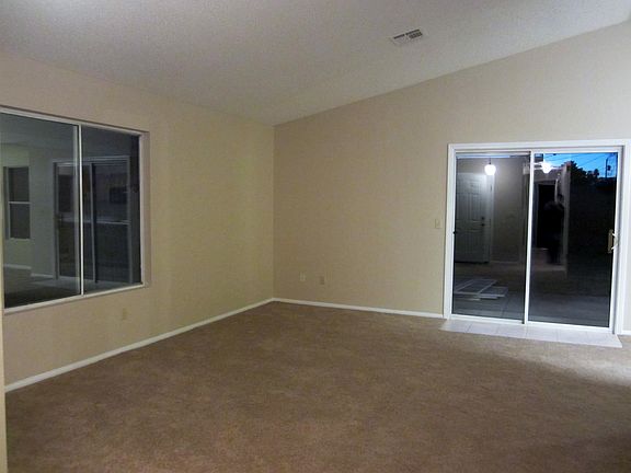 5th image of 105 Chelseann St