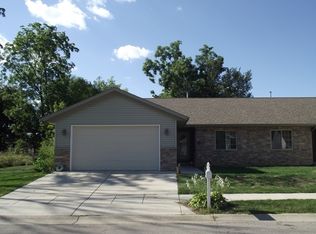 655 Riverview Ct, Jefferson, WI 53549