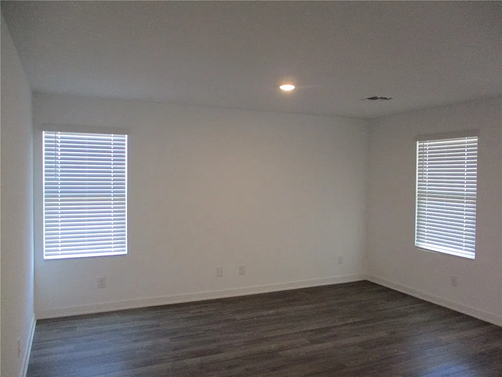 3 bed, 2.0 bath, 1470 sqft, $1,650 — Photo 3