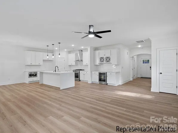 1242 N Sharon Amity Rd, Charlotte, NC 28211