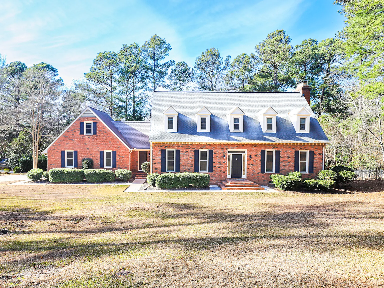 4 bed, 2.5 bath, 3145 sqft, $3,000 — Photo 1