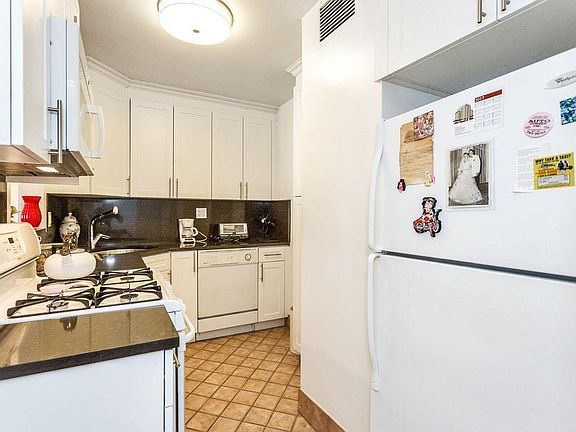 2nd image of 333 E 79th St #15E