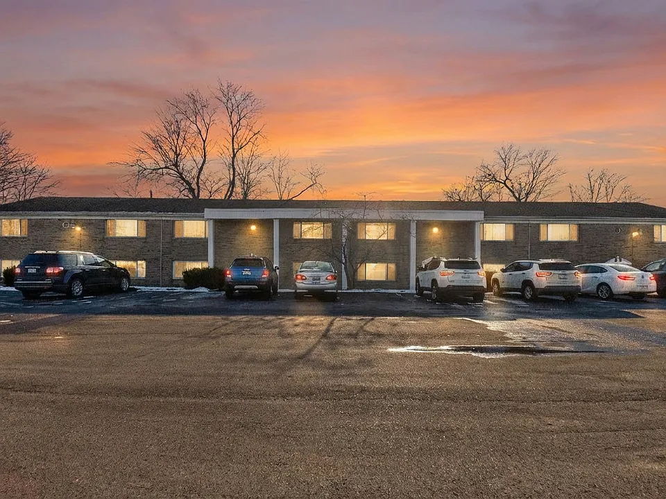 4401 N Grand River Ave #2