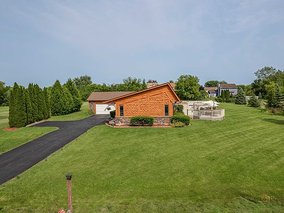 5th image of 635 Meadow Ln
