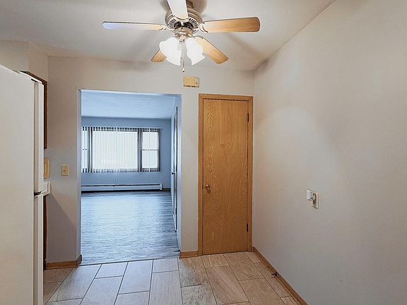 5th image of 944 E St #1X1A