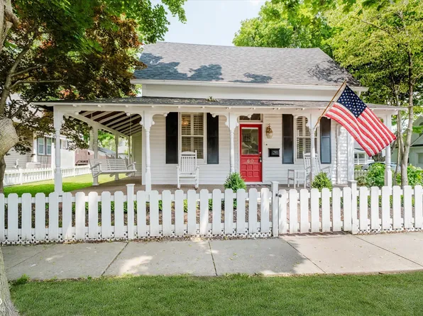 60 E Poplar St, Zionsville, IN 46077