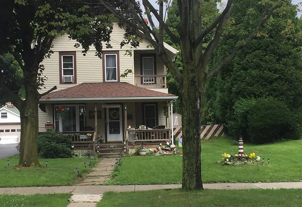 408 Hoffman St photo 1