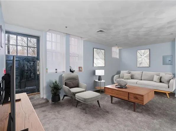 265 Sayles Ave Unit 4, Pascoag, RI 02859