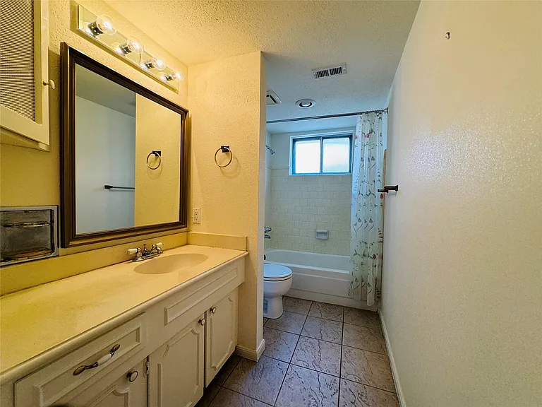 7622 Woodsman Trl — Photo 11