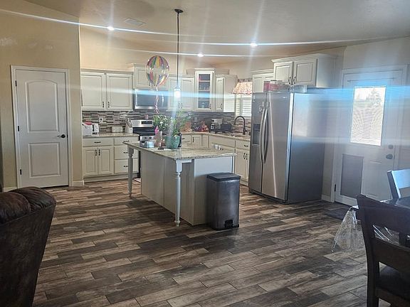 4th image of 1209 Los Luna Dr