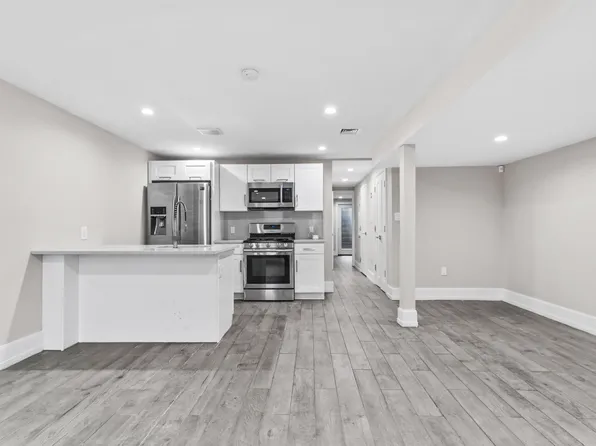 139 Rochester Avenue image 13 of 16