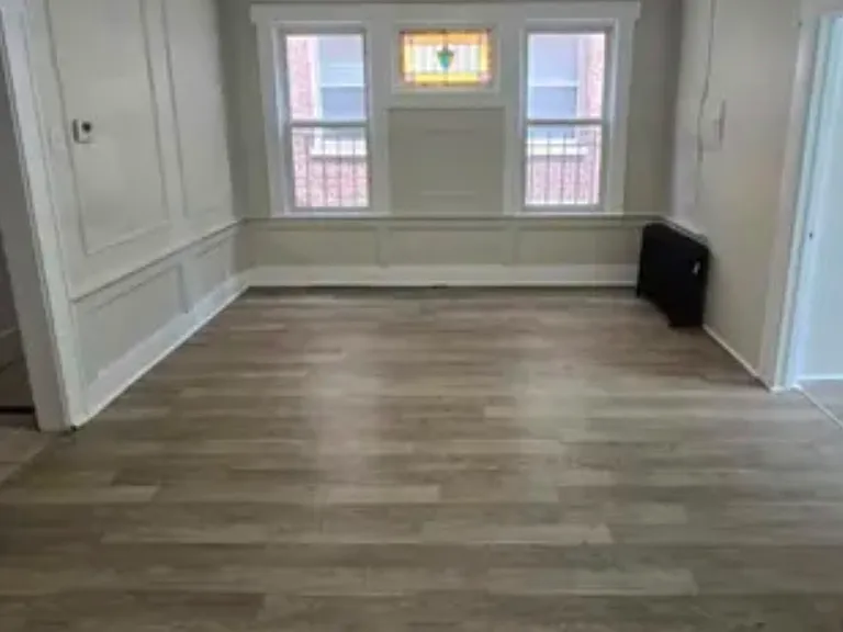 81 Montgomery Ave #2F — Photo 1