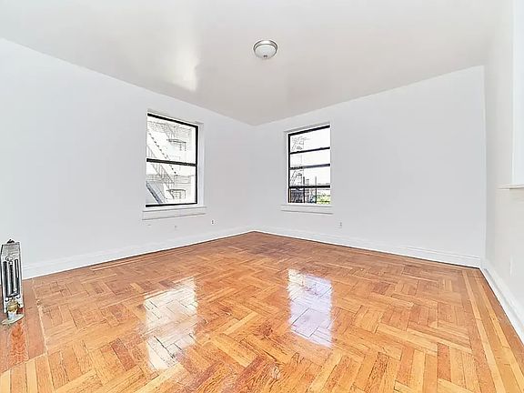 2nd image of 13 Cumming St APT 5H