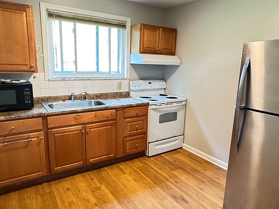 5th image of 24655 Clareshire Dr APT 104