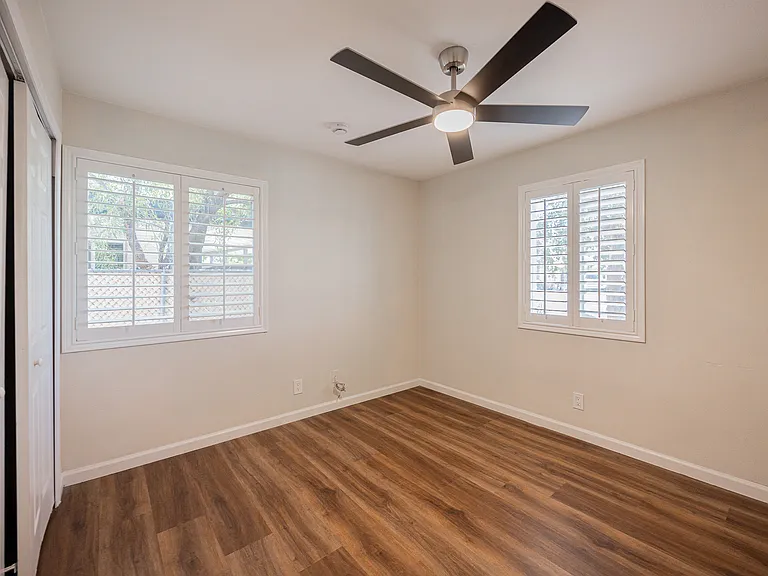 1332 E Whitton Ave — Photo 23