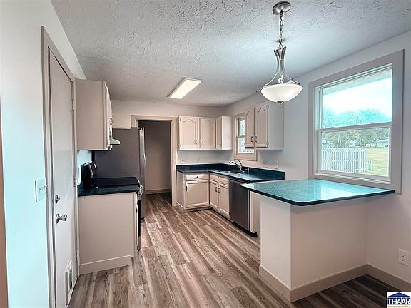 2nd image of 2482 Kings Ct