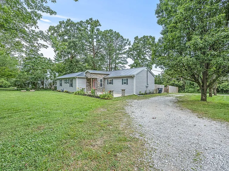1028 Womack Ave — Photo 4