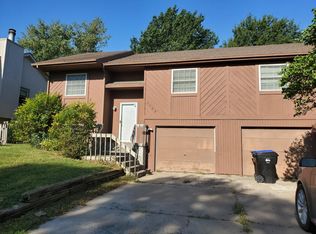 3565 SW Kiowa St, Topeka, KS 66614