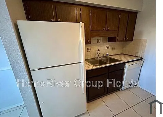 9011 Westchester Cir — Photo 7