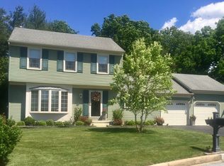 4 Loch Meade Cir, Hockessin, DE 19707