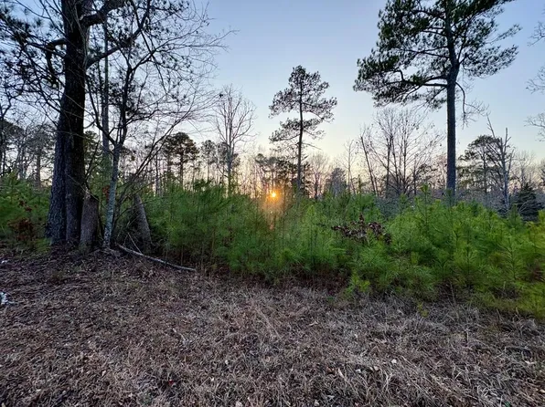 311 Newcastle Rd, Greenwood, SC 29649