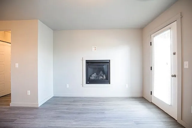 2 bed, 1050 sqft, $2,000 — Photo 3