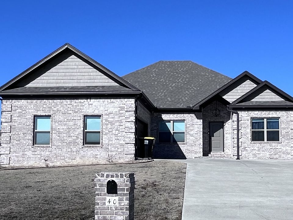 1st image of 40 Darlin Dr