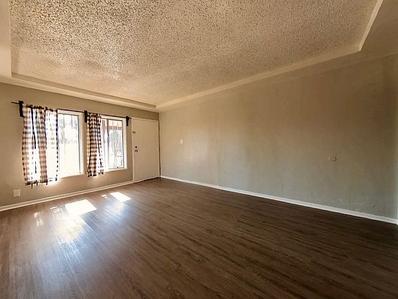 2nd image of 519 W 82nd St Unit 1/2