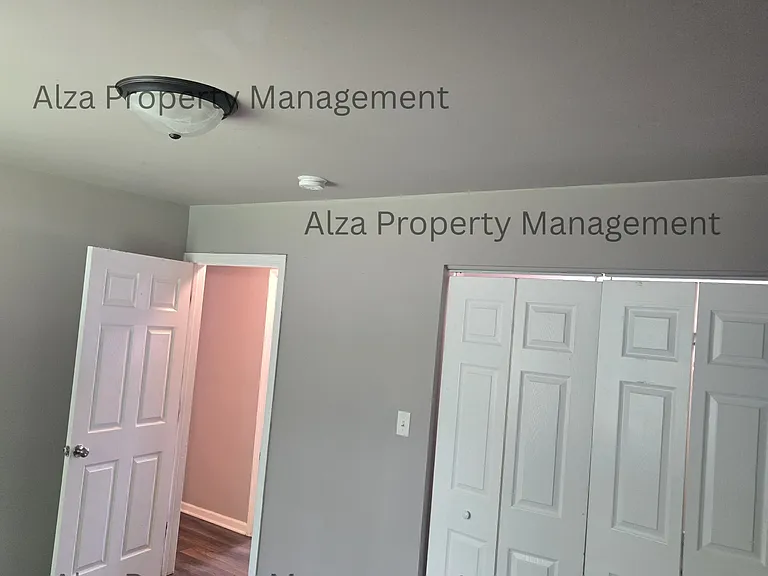 828 Poplar Ln — Photo 15