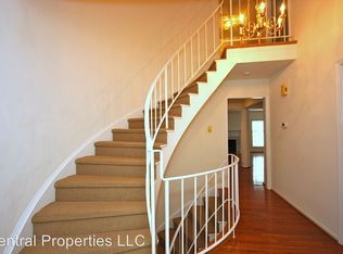 2328 S Queen St, Arlington, VA 22202