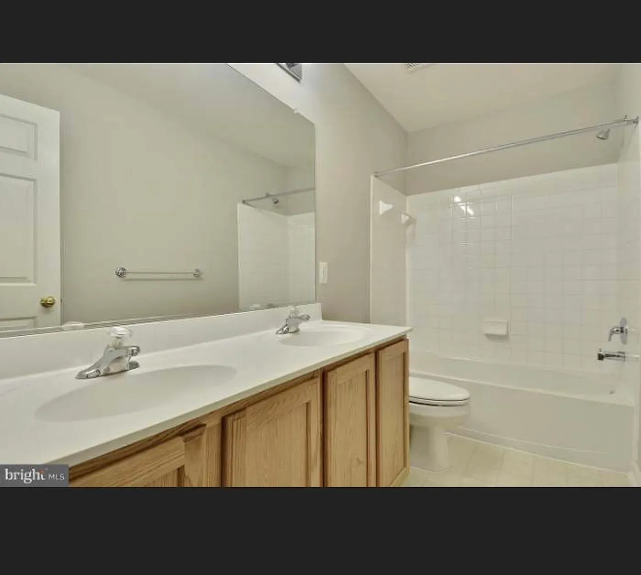 3 bed, 1500 sqft, $2,500 — Photo 3