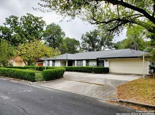 702 Golfcrest Dr, Windcrest, TX 78239