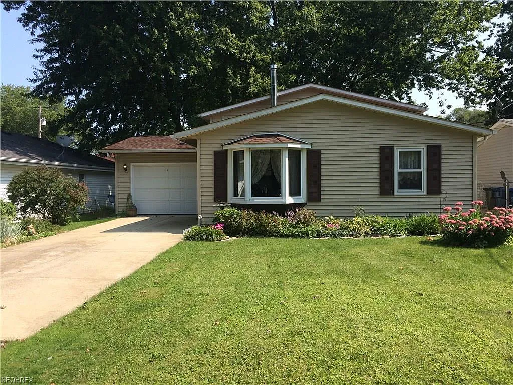 1073 Jackson St photo 1