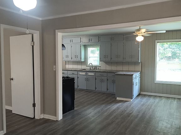 3rd image of 2202 W 15th Ave