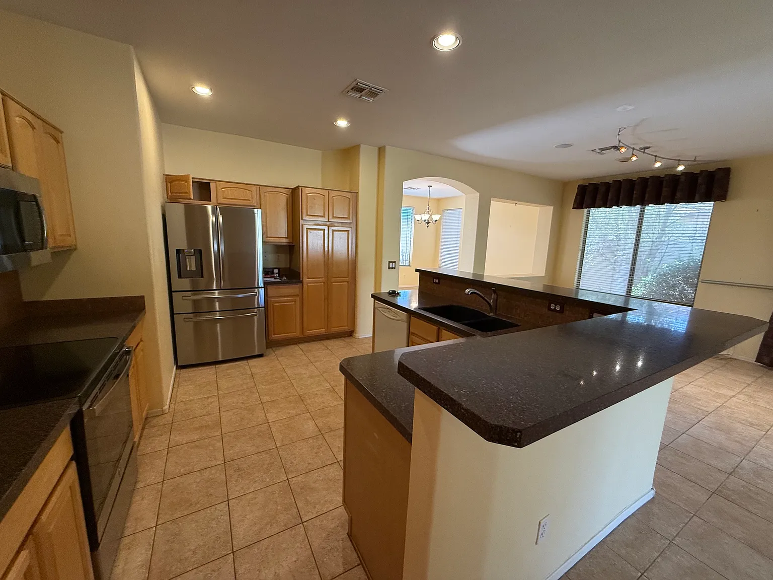 3 bed, 1757 sqft, $2,350 — Photo 4