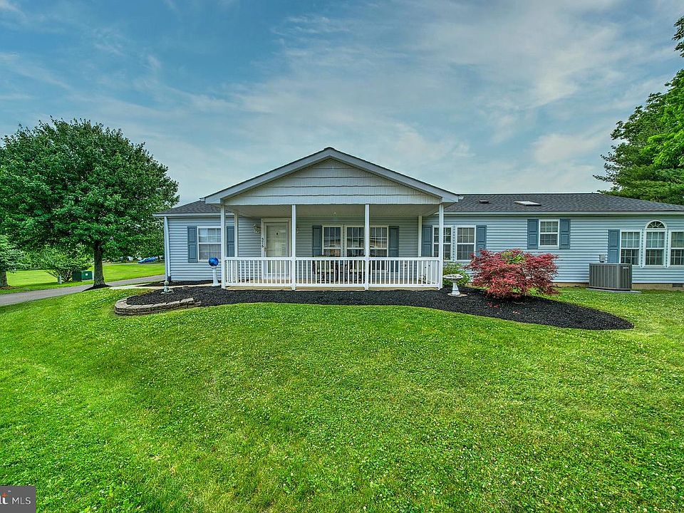 1st image of 576 Bent Pine Cir